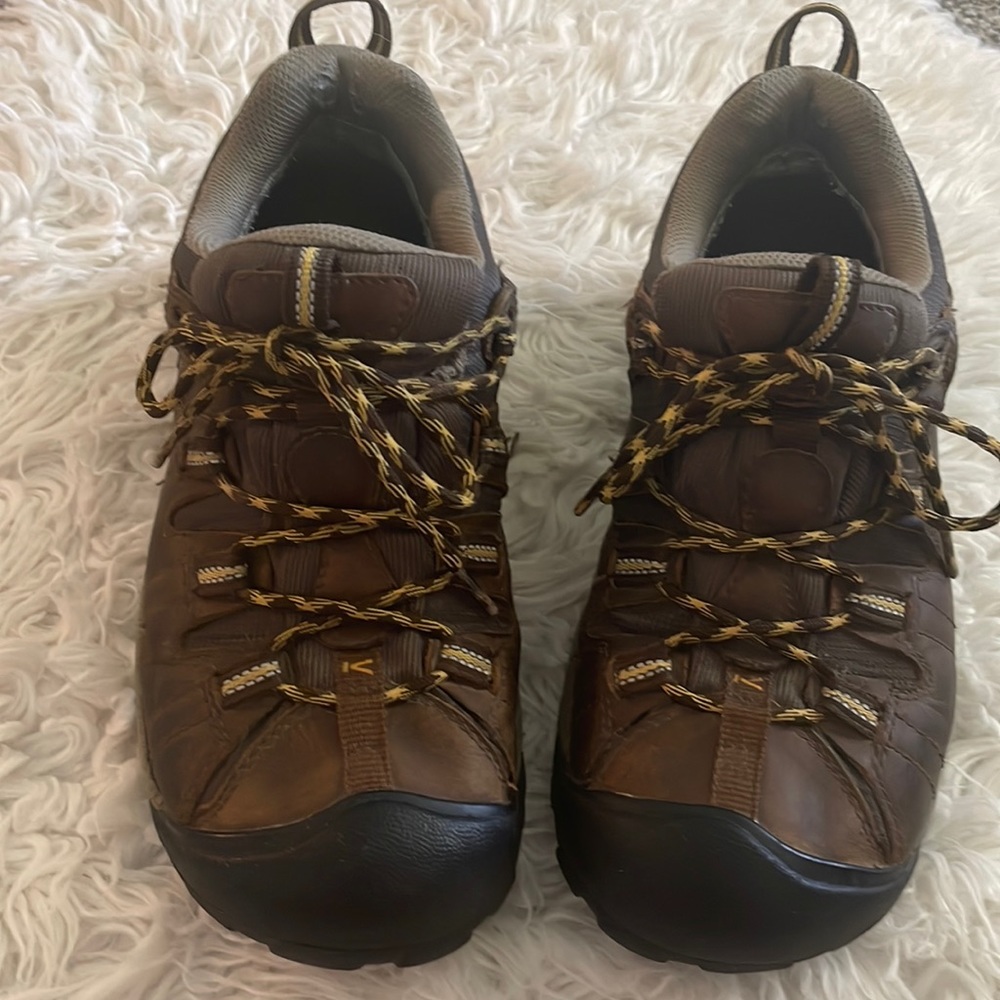 Men’s Keens